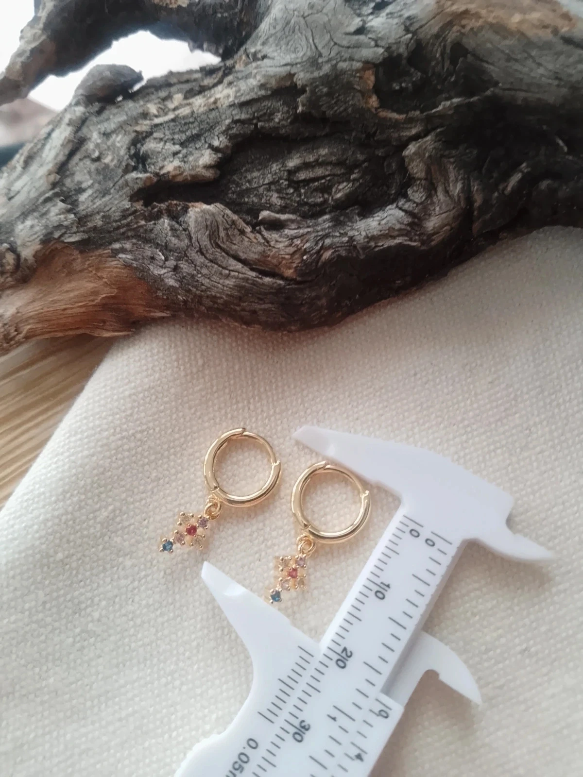 Petites créoles croix zirconées – photo 3